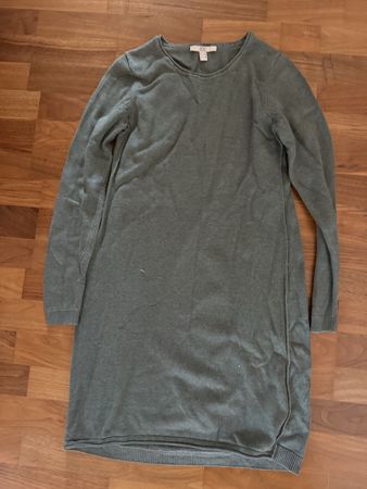 EDC Strickkleid in dunkelgrün in der Grösse XS