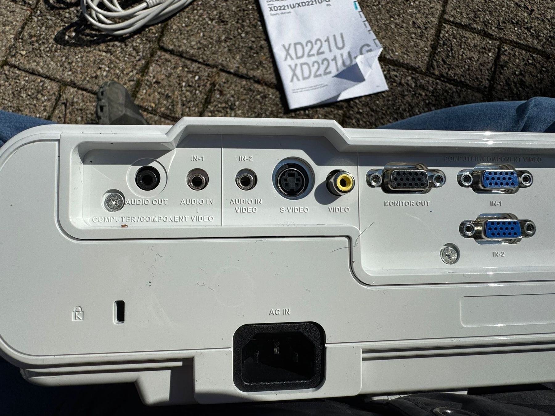 Mitsubishi Proiettori: Beamer Mitsubishi XD 221U – Usato da Egg b. Zürich venduto da Brocki_Insel_Egg 6