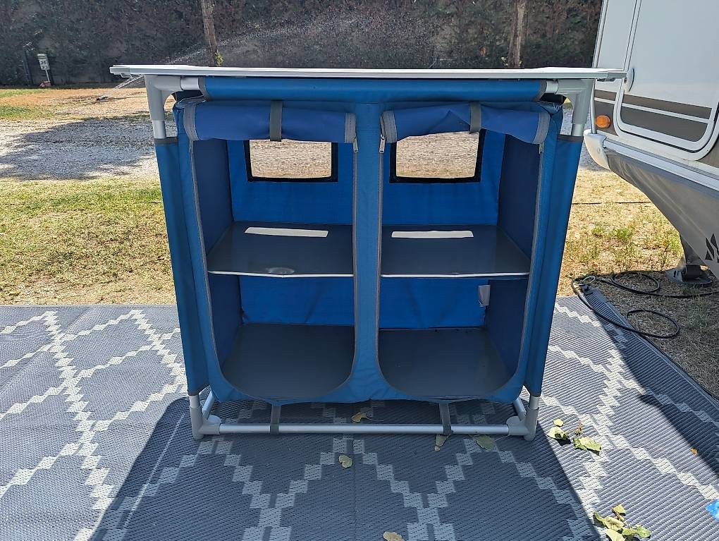 Veicoli da campeggio: Meuble de camping – Usato da Saignelégier venduto da Sebbrandt1