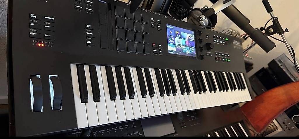 Instruments de musique: Akai MPC Key 61 – D'occasion à Niederrohrdorf par Baerandmore