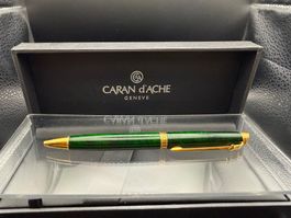 Caran d'Ache Kugelschreiber, Grün/Gold, Top Zustand!