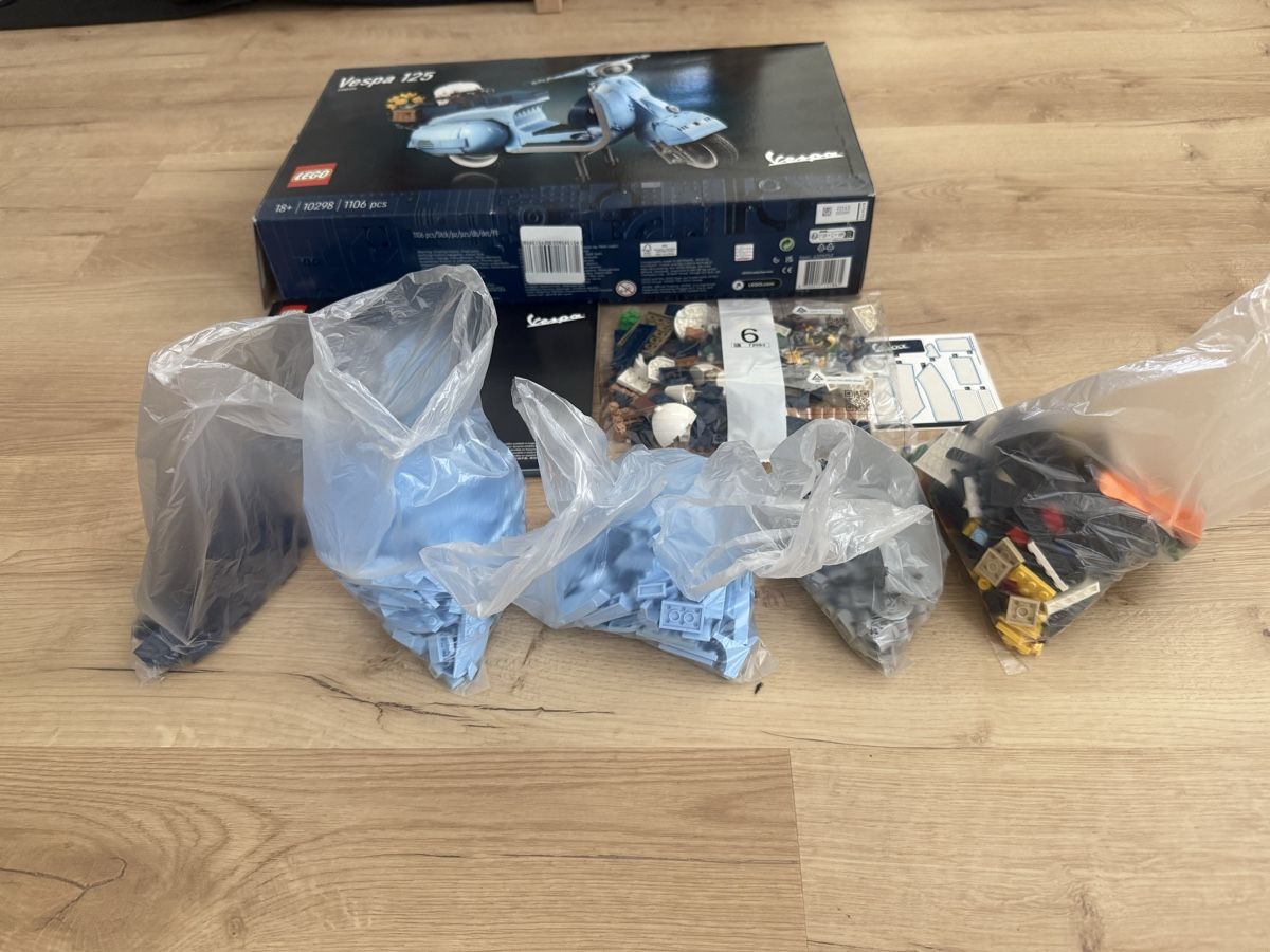 Lego Kit di costruzioni: Lego Vespa 125 - 10298 – Usato da Brittnau venduto da Joels1990 1