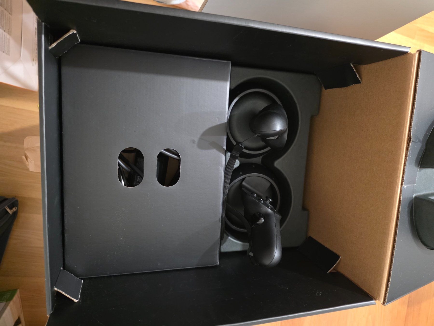 Hewlett Packard VR Brille: VR Brille HP Reverb G2 VR Inkl 2 Controller – Gebraucht aus Basel von Domiburk 4