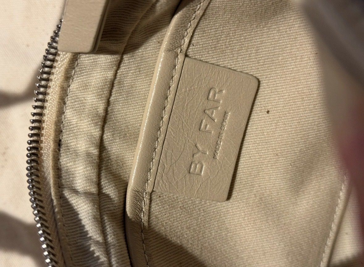 Taschen für Damen: BY FAR SOHO TASCHE – ECHTES LAMMLEDER – Neu (gemäss Beschreibung) aus Schaffhausen von rot_yyy7 3