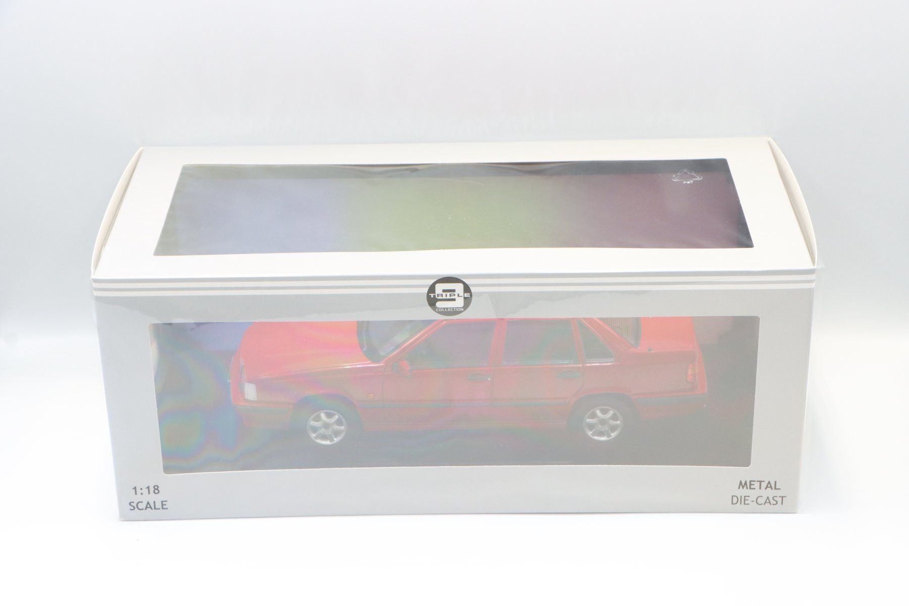 Volvo Modellini d'auto: Volvo 850 1993 1:18 Triple9 – Nuovo e nell'imballaggio originale da Bühl b.Aarberg venduto da modelldiecast 1