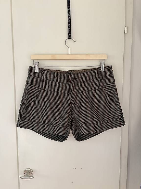 Pantaloni: NILE Shorts Gr. S – Usato da Wittenbach venduto da Lenitalasirena
