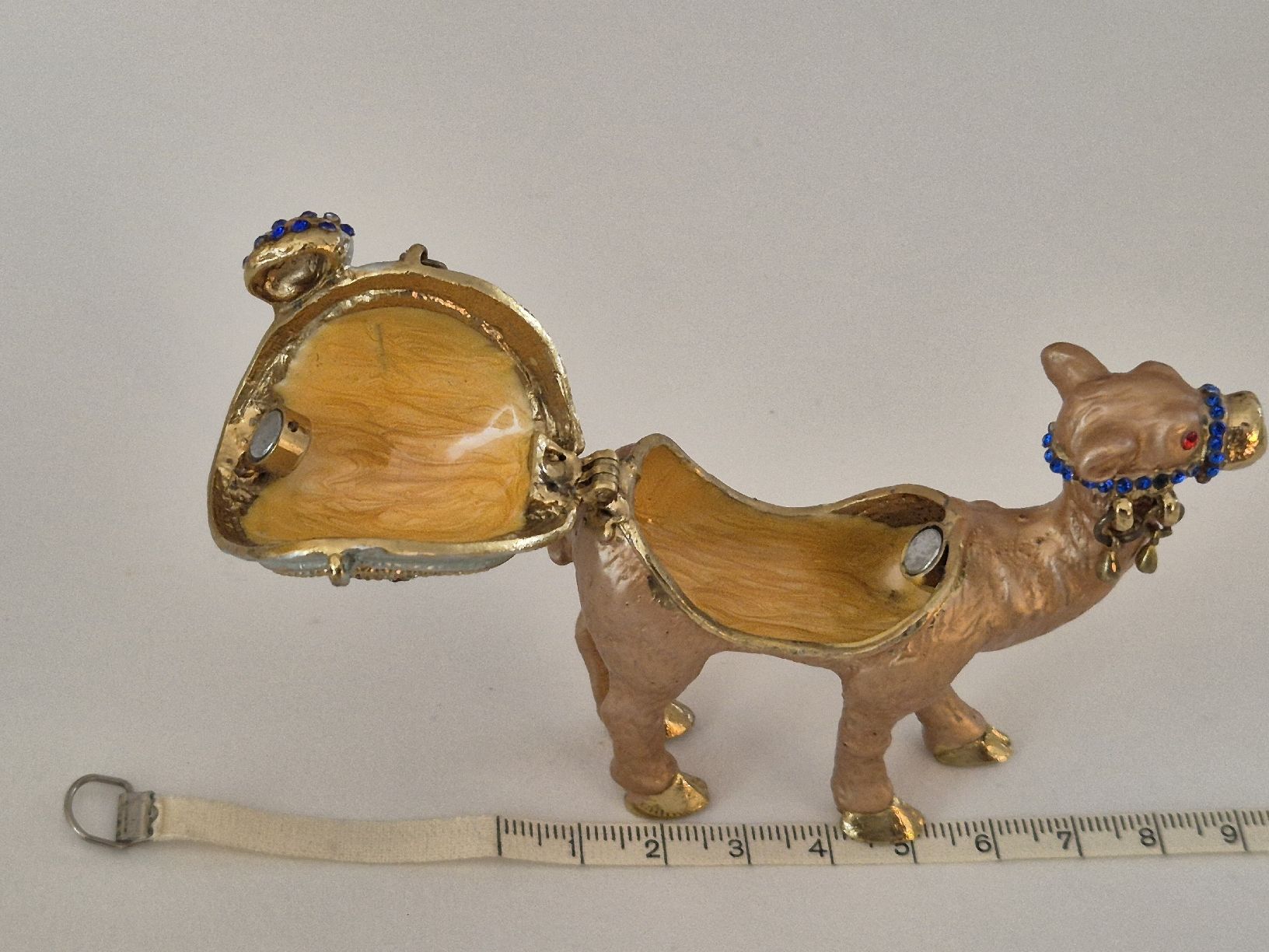 Statuette: Schatulle Kamel Figur Strass Dromedar Ring – Usato da Russikon venduto da eunicetungol 1