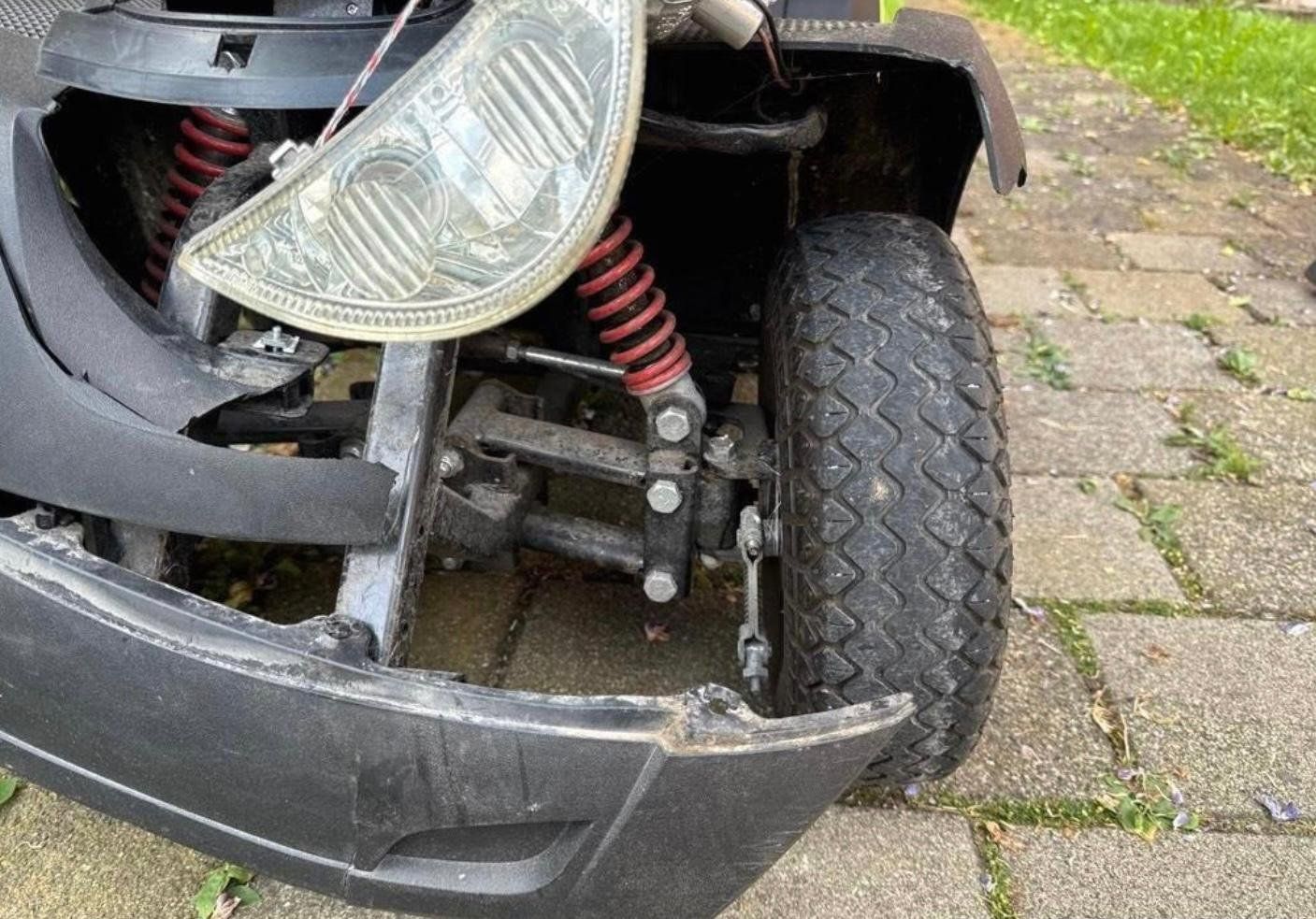 Veicoli elettrici: Scooter Invacare Pro – Difettoso da Martigny venduto da Szymon2 6