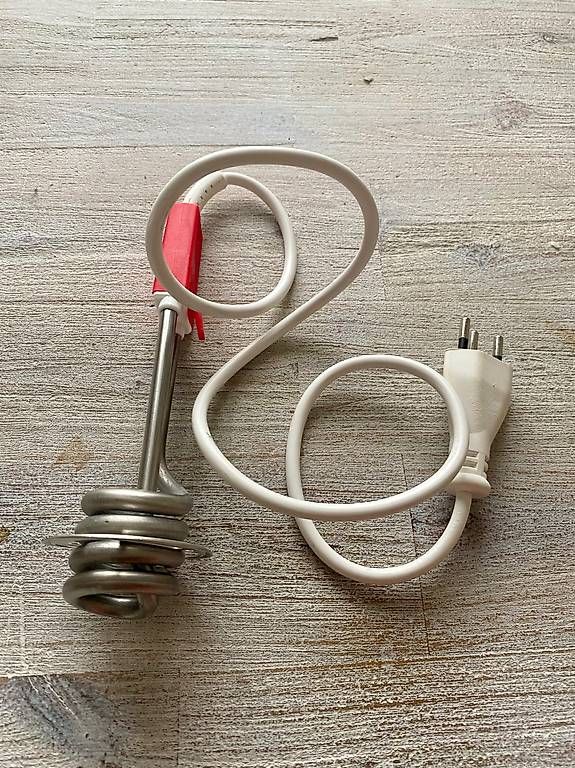 Appareils de cuisine: Thermoplongeur rouge – D'occasion à Neuchâtel par duprazs 1