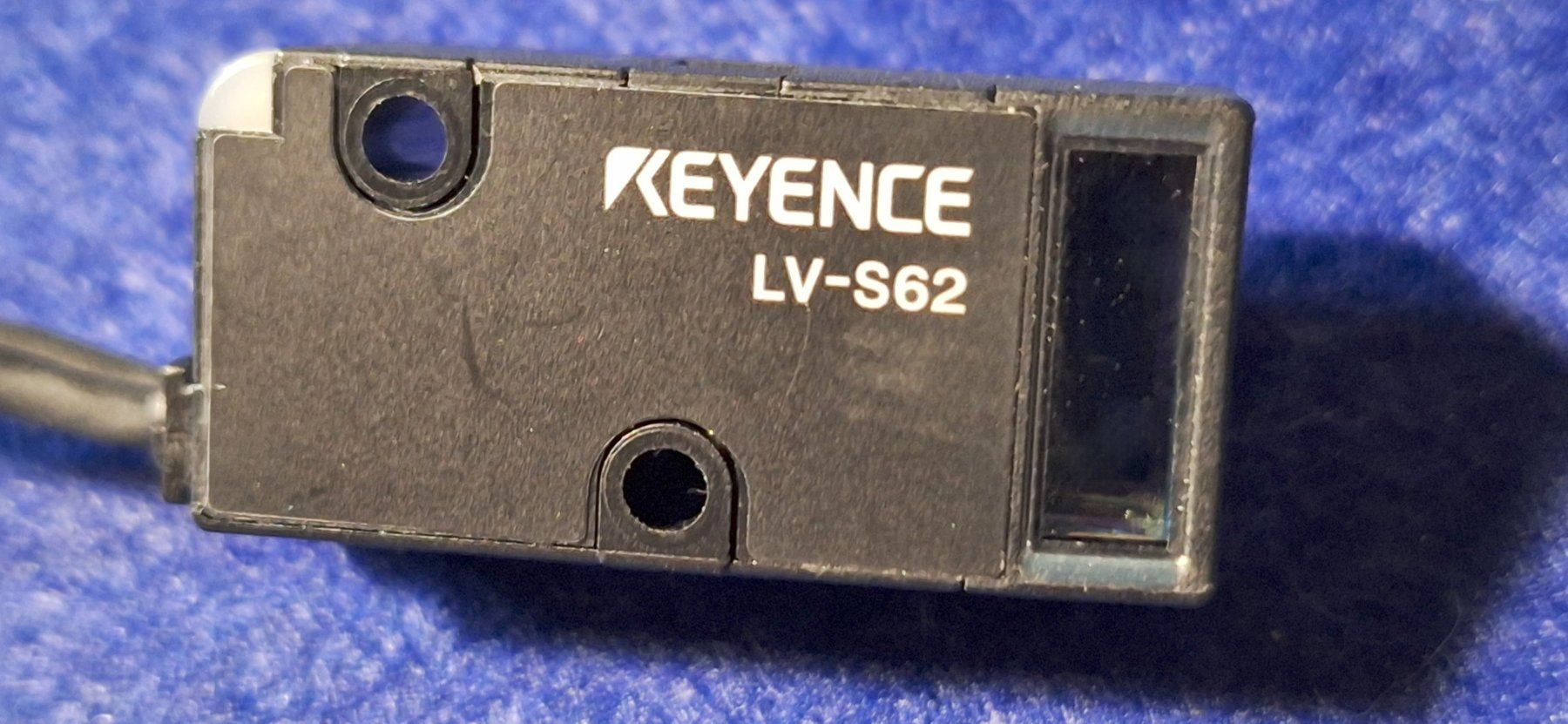 Componenti elettronici: capteur laser Keyence LV-S62 – Usato da Bussy FR venduto da 023 2