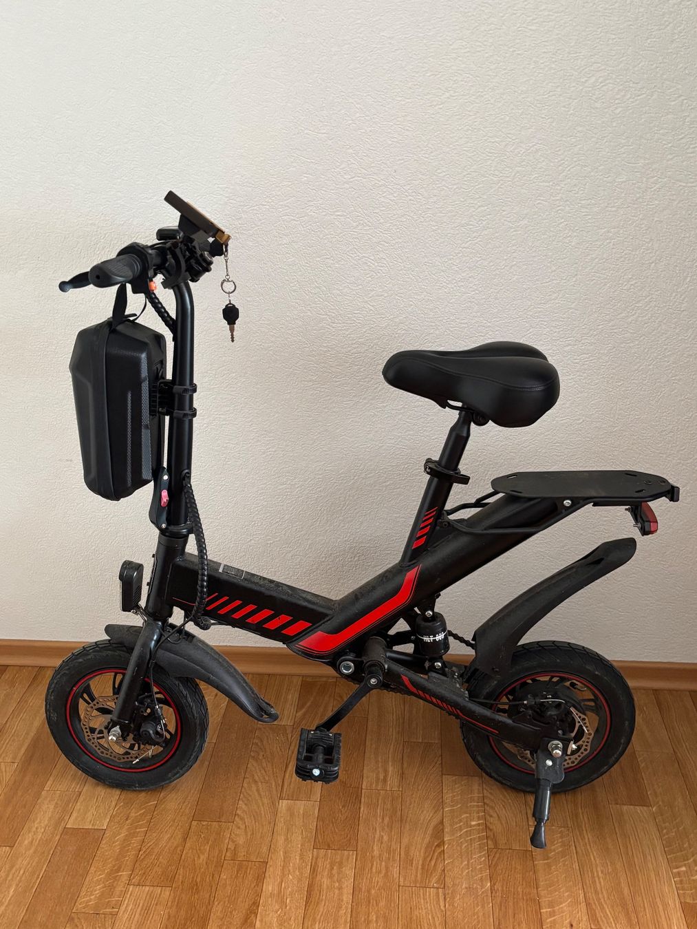 Scooters: VMAX T30. Salvador Pedali – Neu (gemäss Beschreibung) aus MONTHEY von roc_w2ll