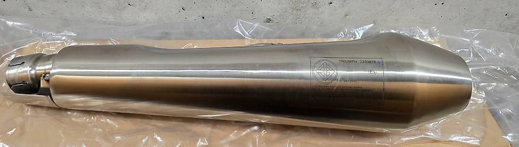 Triumph Tutti i ricambio per moto: Triumph Silencers neufs – Usato da Vernier venduto da Busarakam 4