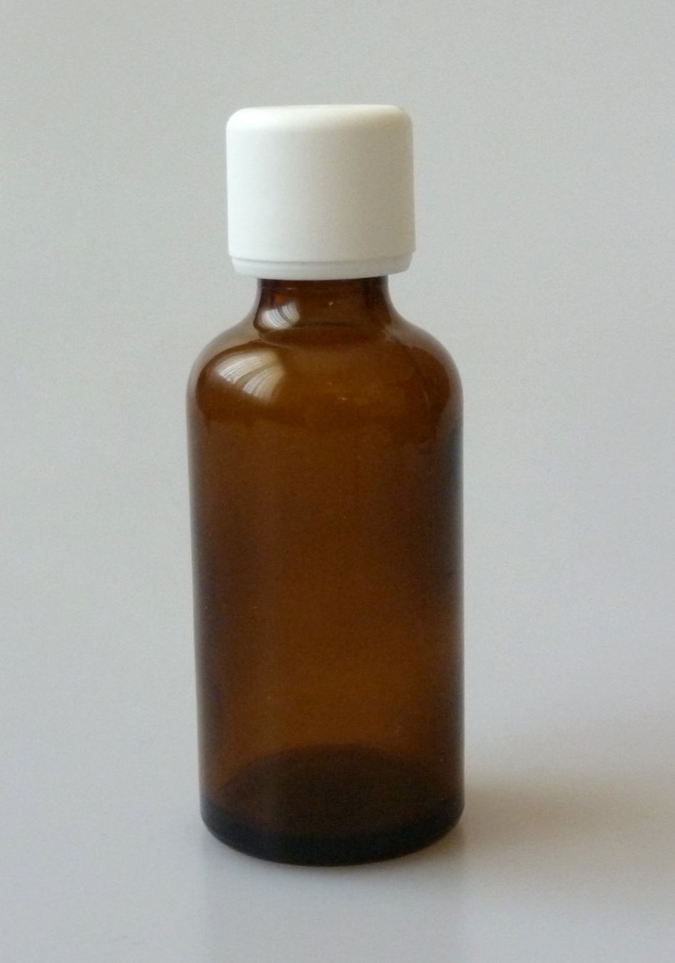 Altro in Stoviglie & Bicchieri: Braunglas 50ml mit Giessring – Nuovo e nell'imballaggio originale da Mauren venduto da Yeelen