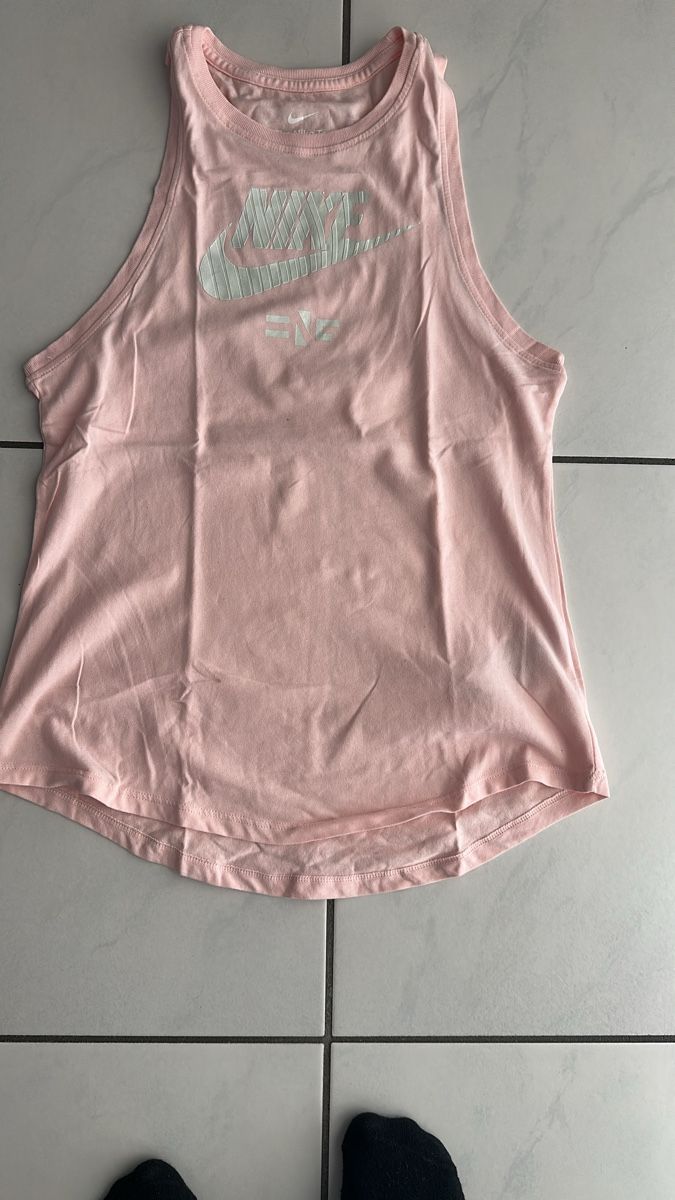 Nike T-shirt: Nike Trägershirt rosa Gr. XS – Usato da Wileroltigen venduto da torro11
