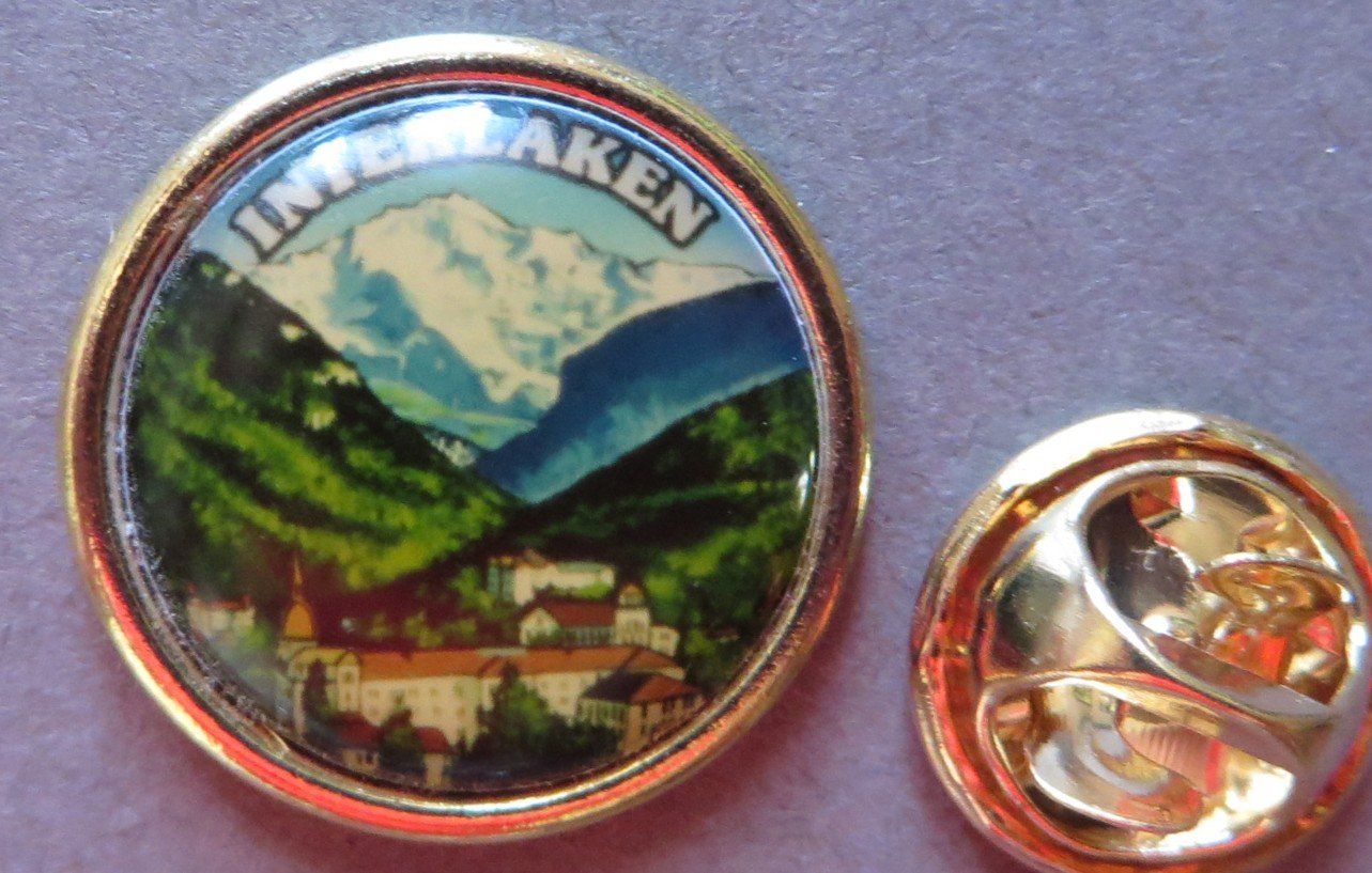 Placchette & Badge: PIN, INTERLAKEN BERG – Usato da Neuhausen venduto da luckimucki