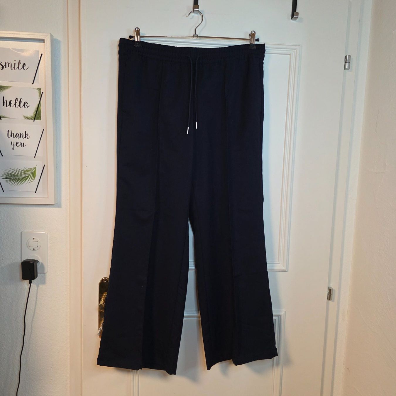 H&M Pantaloni: Dunkelblaue Hose mit Bindeband L/XL elegant – Usato da Wald ZH venduto da CapLux 6
