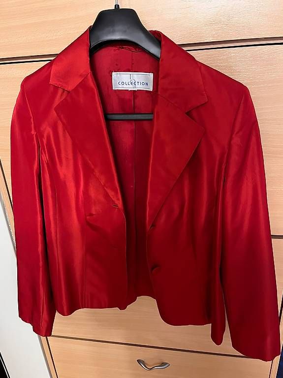Jacken: Vendo blazer e top/corsetto rossi – Gebraucht aus Jona von sen_vd8v