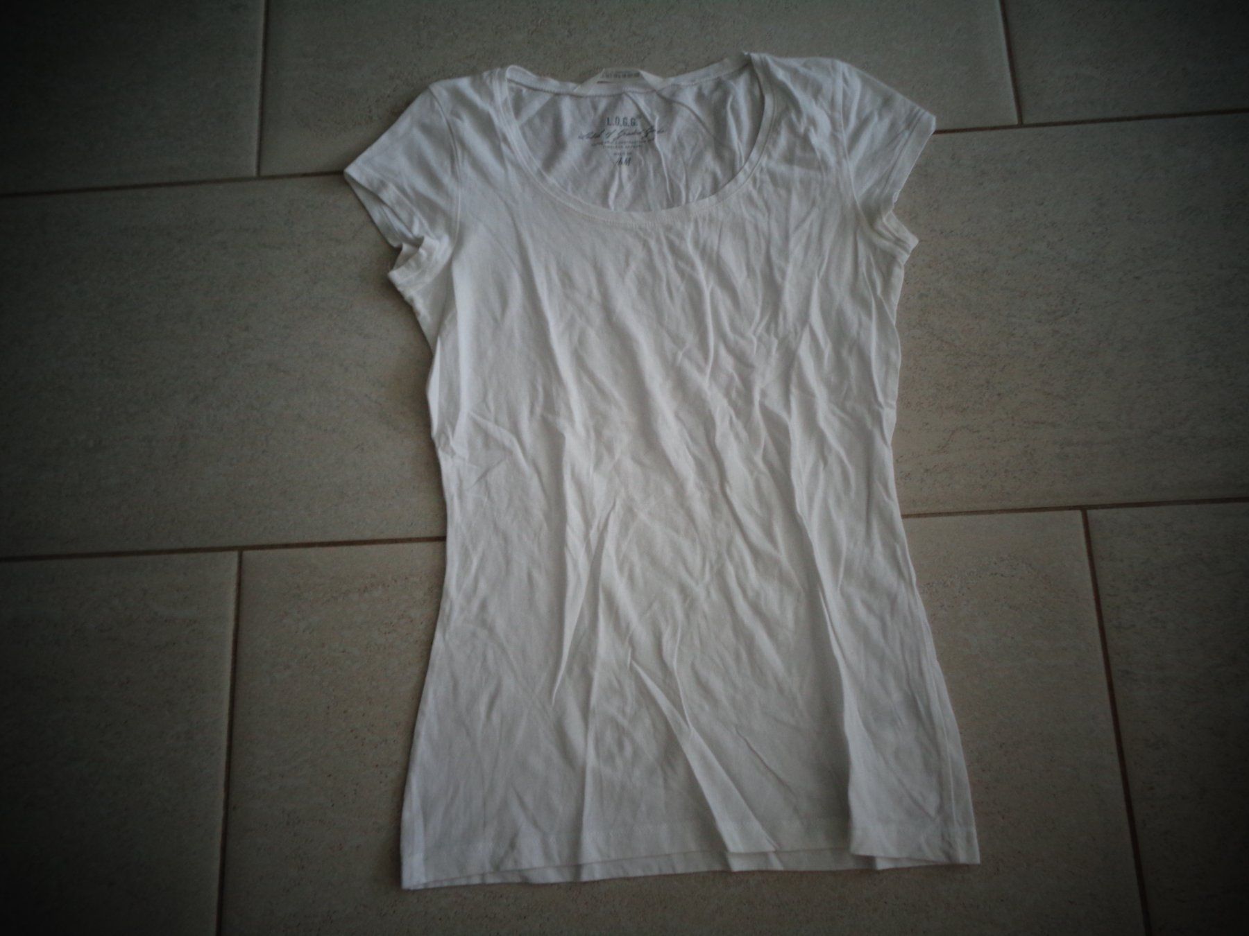 H&M T-Shirts: T-SHIRT GR.S – Gebraucht aus Rotkreuz von Samballi