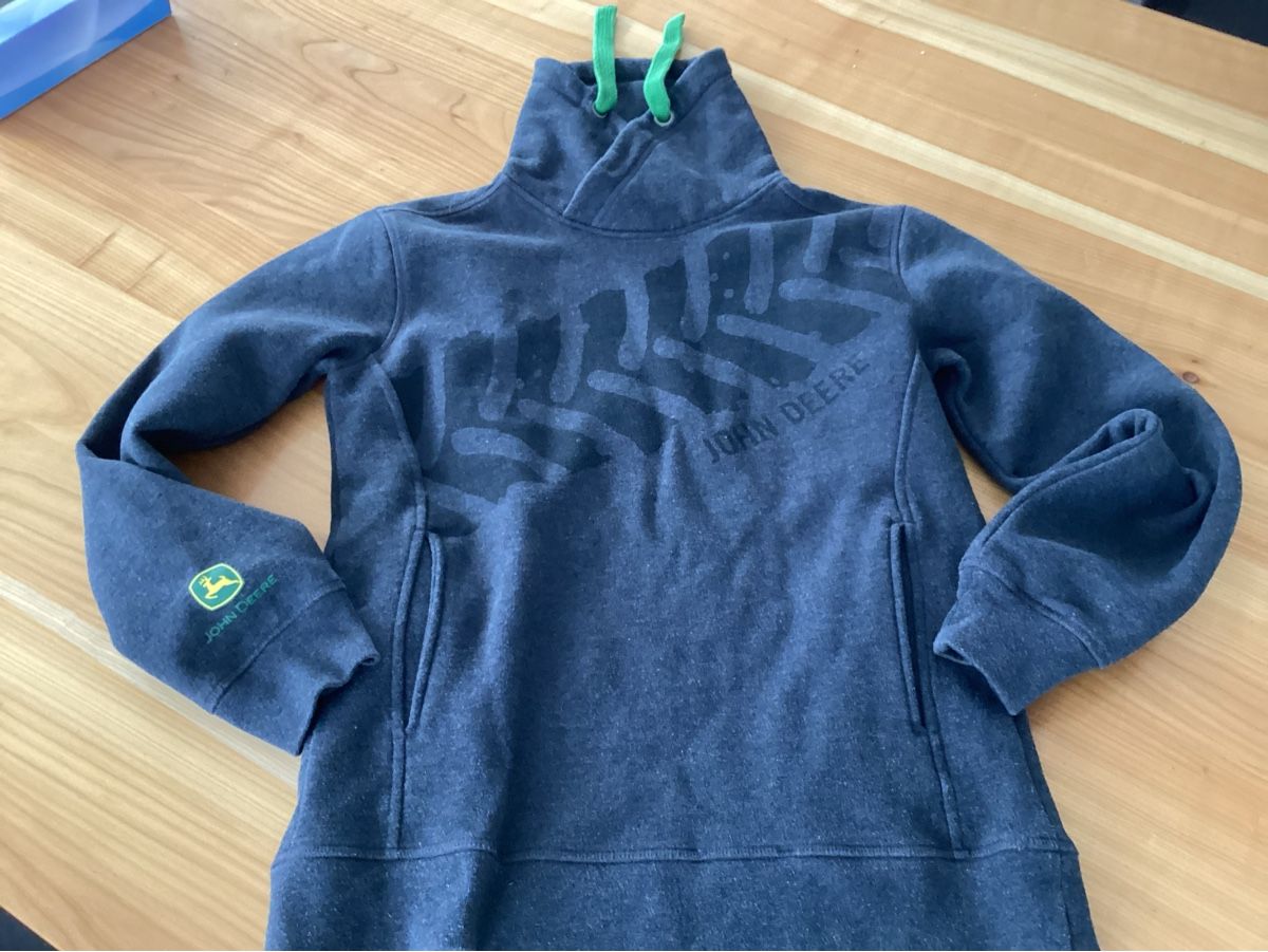 Pullover & Sweatshirts: John Deere Sweatshirt Gr.S – Neu (gemäss Beschreibung) aus Schattdorf von quota1000