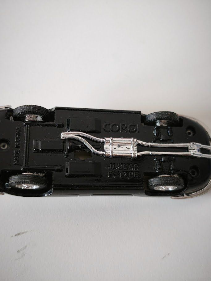 Jaguar Modellini d'auto: 3x Modellauto Jaguar E-Type Cabriolet Corgi Bburago 1961 – Usato da Toffen venduto da Immo-Erben 8