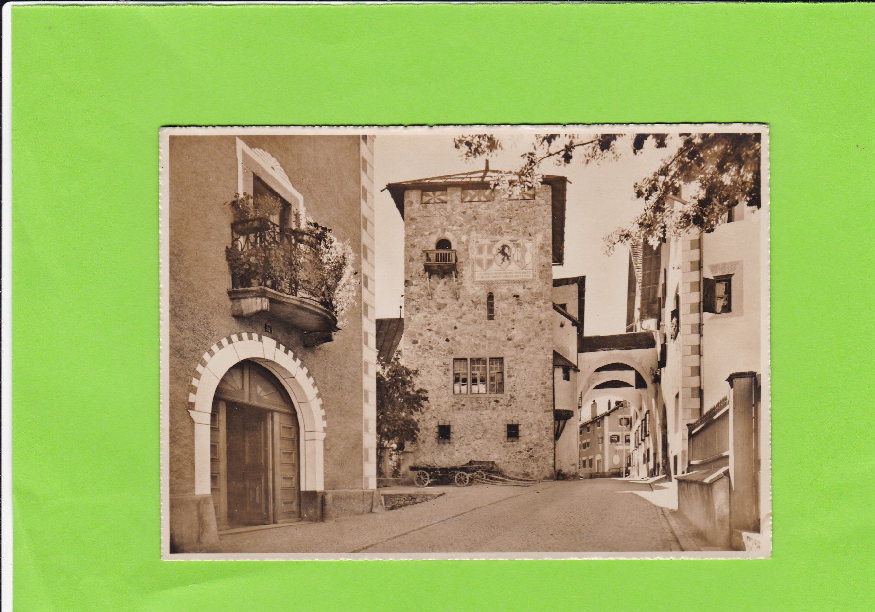 Cartoline postali: Zuoz, Partie beim Rathaus – Usato da St. Peterzell venduto da neckertal