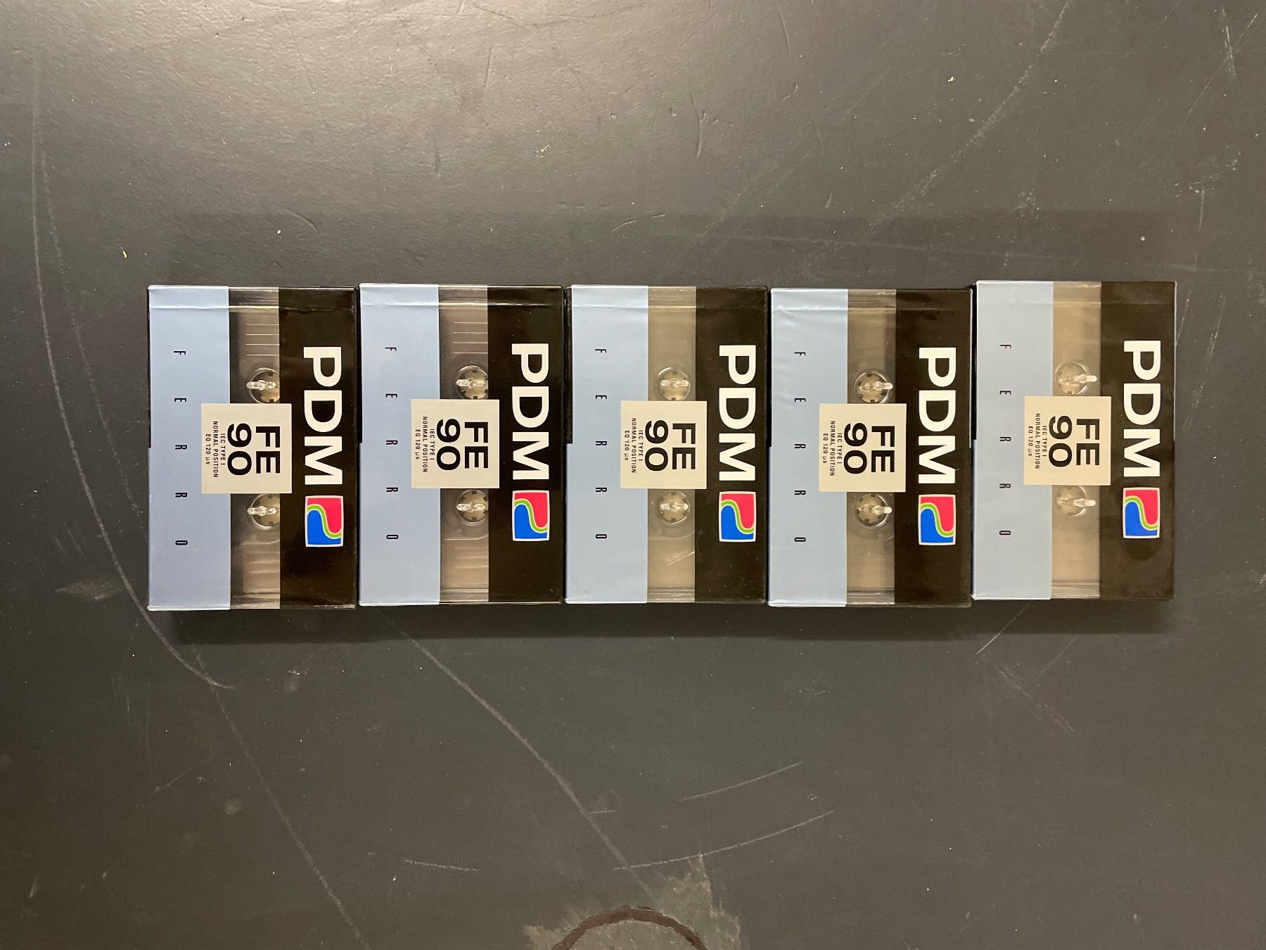 Kompaktkassetten: PDM FE 90 Ferro Type 1 / 5 Stk. – Neu und originalverpackt aus Dagmersellen von INEICHEN-MULTIMEDIA