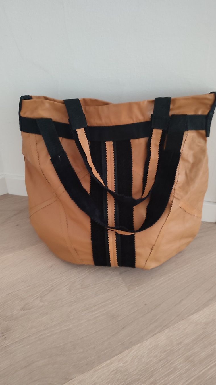 Borse da donna: Leder Tasche. Cool Farbe – Nuovo (secondo la descrizione) da Bellikon venduto da MellonCollieMitTwint