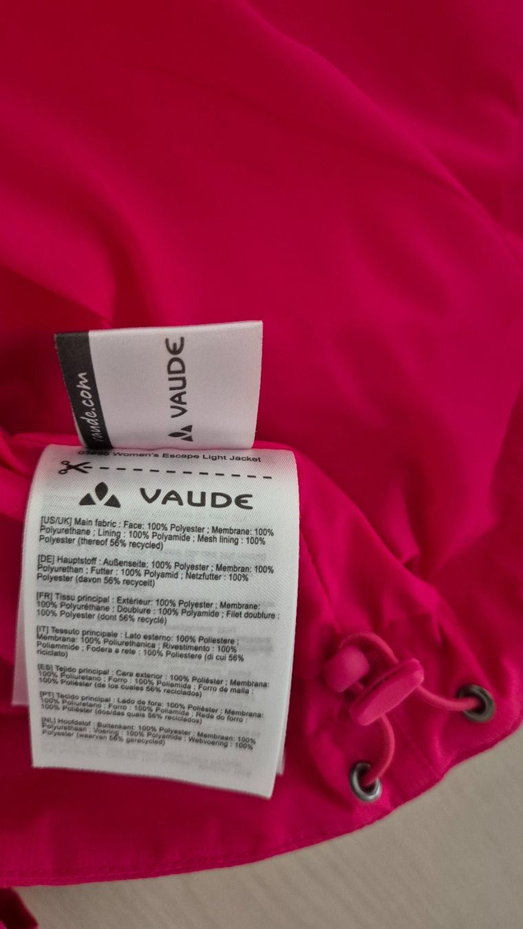 Vaude Jacken: Wanderjacke mit Kapuze Vaude Grösse 38 – Neu (gemäss Beschreibung) aus Kilchberg ZH von logn 7