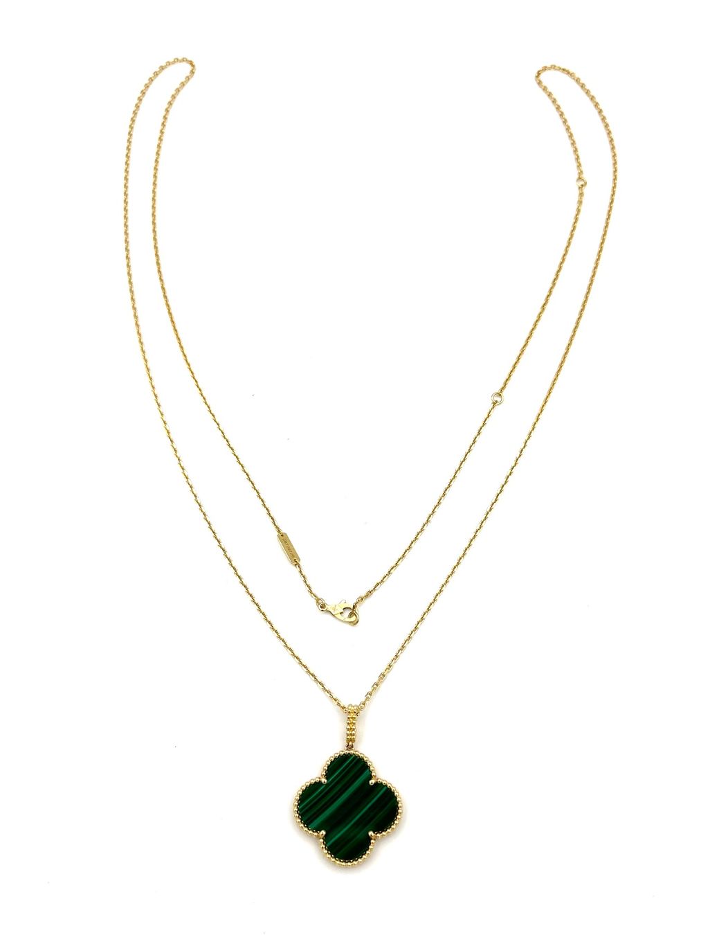 Van Cleef Catenine: VAN CLEEF & ARPELS. Sautoir "Magic Alhambra" or et malachite – Usato da Renens VD venduto da Diademe.sarl 1
