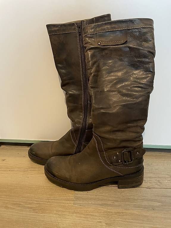 Chaussures femmes: Stiefel braun, Gr.36 – D'occasion à Schwellbrunn par N_adine-92 1