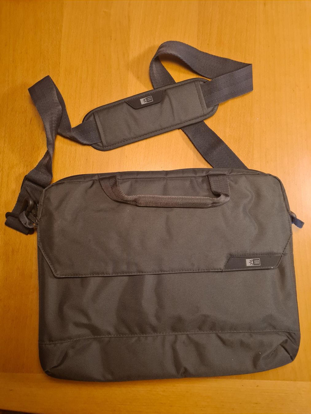 Borse: Sacoche pour ordinateur portable noire Case Logic – Usato da Nyon venduto da Dap_j77s