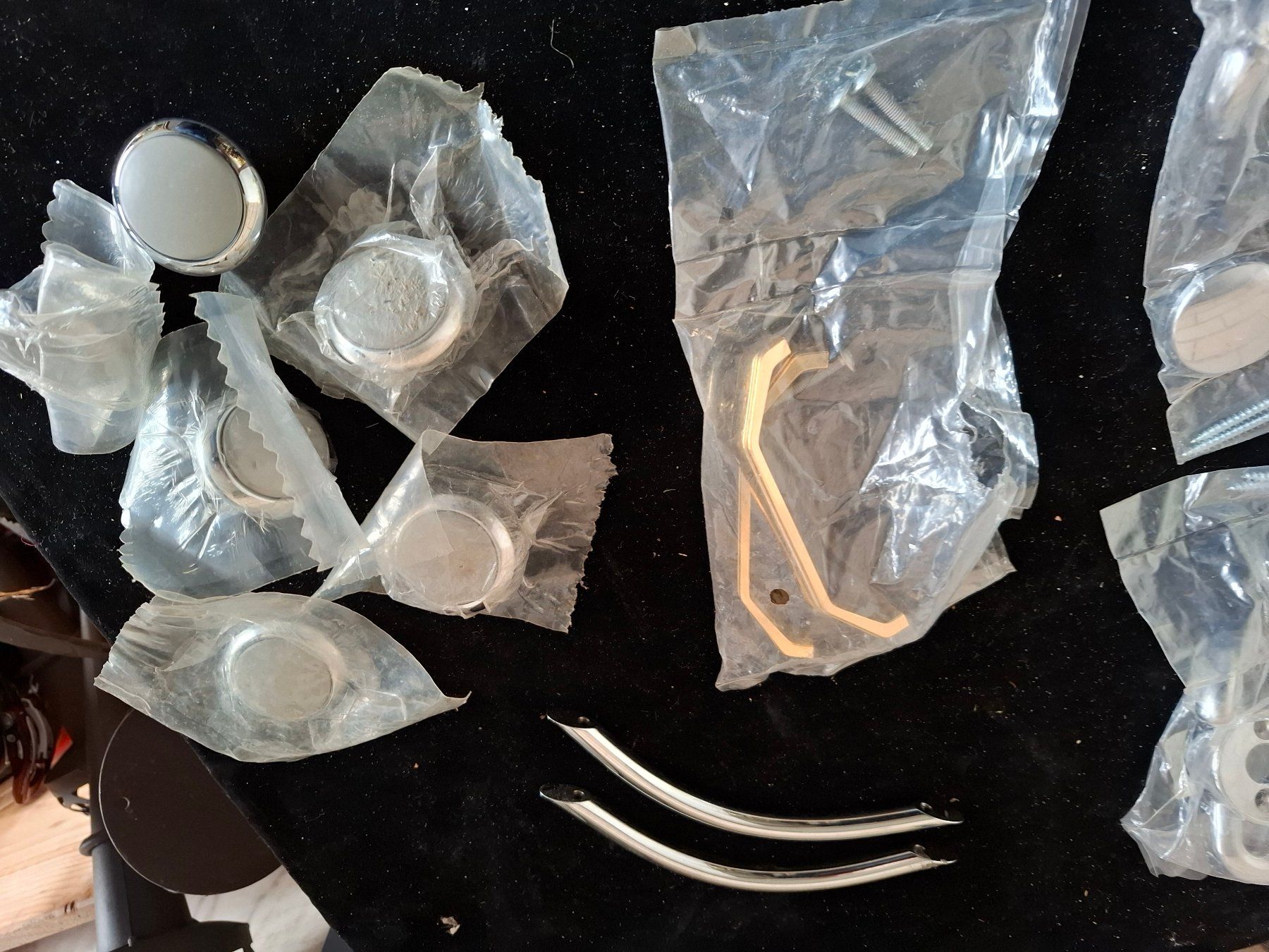 Eisenwaren: Möbelgriffe Neu diverse Modelle Chrom/Weiss Set – Neu (gemäss Beschreibung) aus Schönholzerswilen von clyde123 3