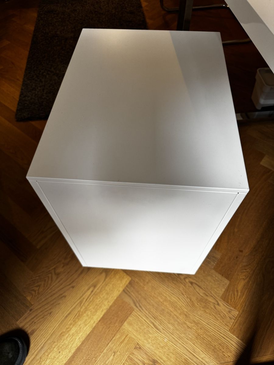 Scrivanie: Weisser Schreibtisch mit Rollcontainer – Usato da Berikon venduto da DCPro 9