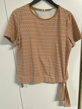 Handgemachtes T-Shirt, neu, Größe XL