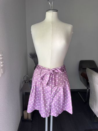 Zara Polka Dot Shorts Grösse M lila weiss guter Zustand