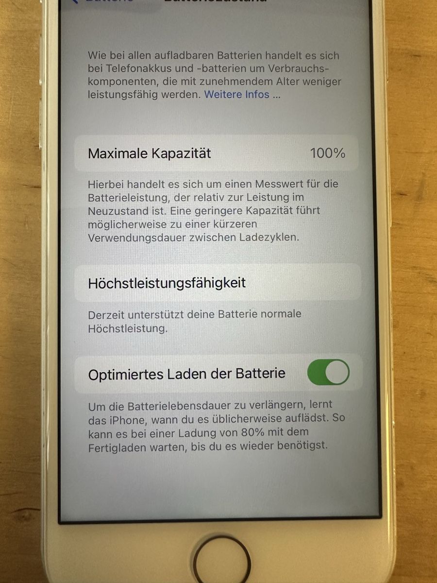 Apple Telefoni cellulari / Smartphones: iPhone 7 32 GB Weiss, 100% Batterie – Usato da Luzern venduto da FrankGroebel 1