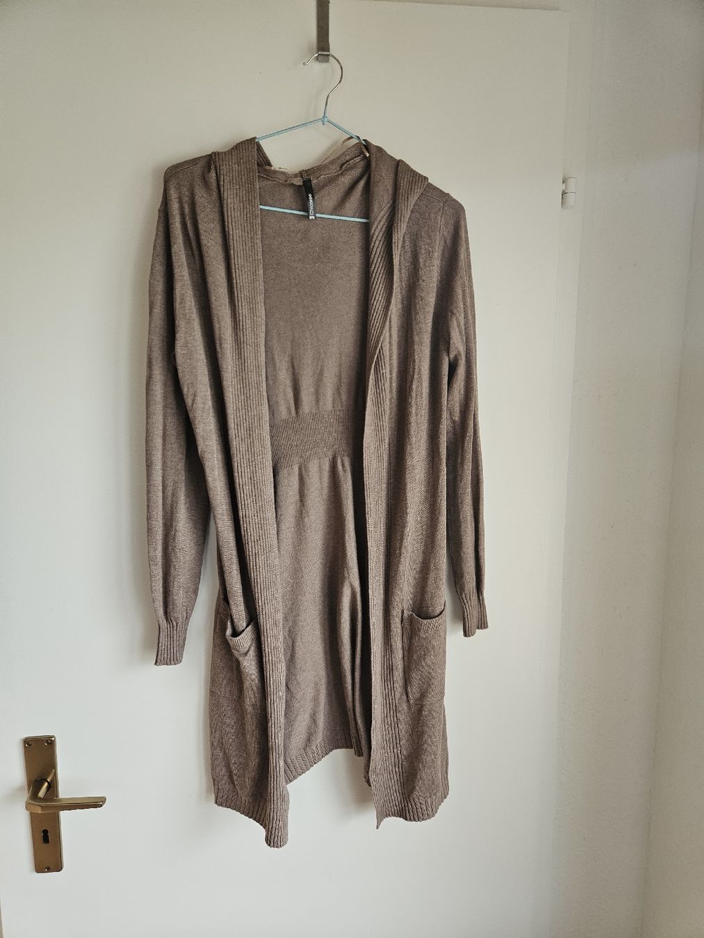 Vestes: Chicoree Cardigan mit Kapuze – D'occasion à Ebikon par SecondChance_byM