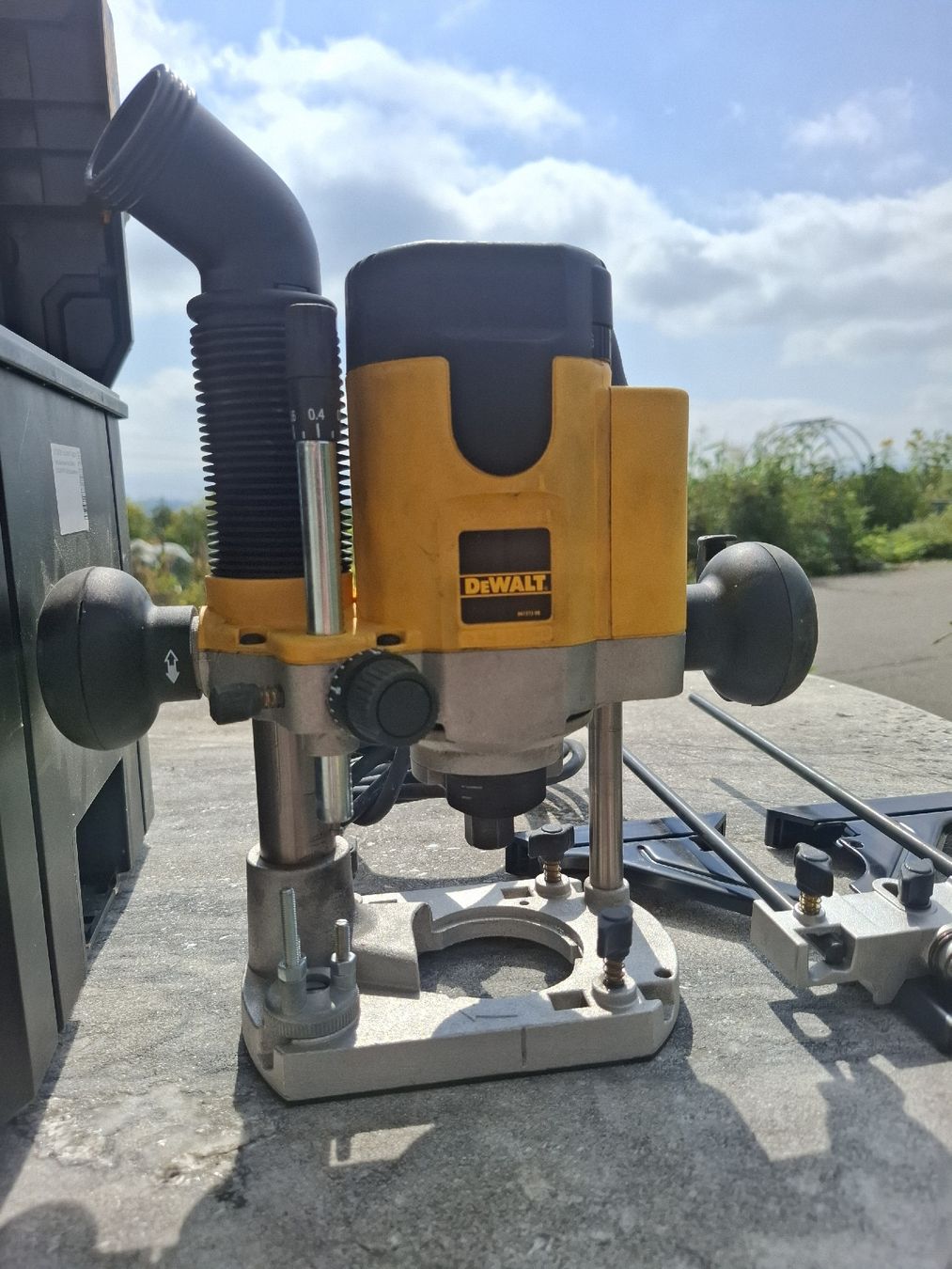 Alle Maschinen: Oberfräse Dewalt DW621 – Defekt aus Alikon von roar02 2