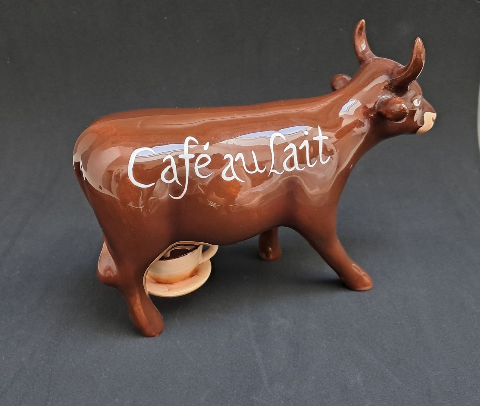 Figuren: Cow Parade Cafe au lait – Neu und originalverpackt aus Lufingen von E-Auktion 2