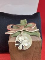 Brosche Schleife mit Kleeblatt Anhänger goldfarben neu