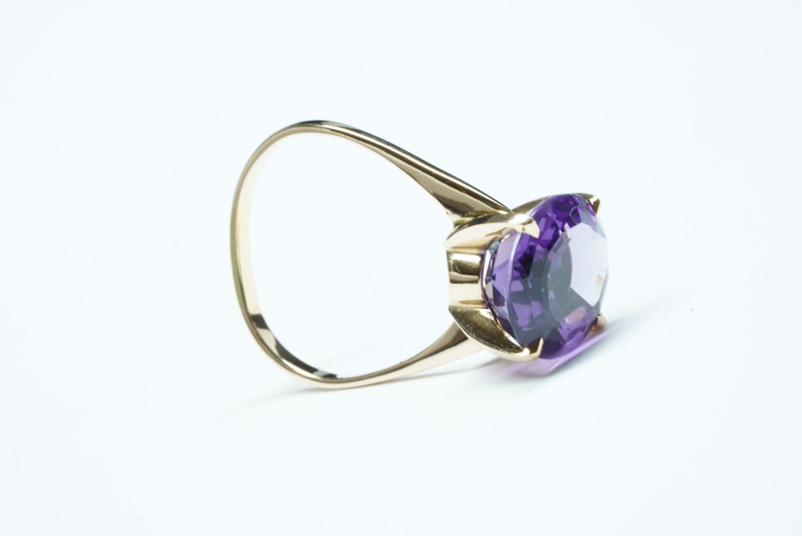 Anelli: Fingerring 18k Gelbgold mit Amethyst – Usato da Bülach venduto da Re-Jewelled 4