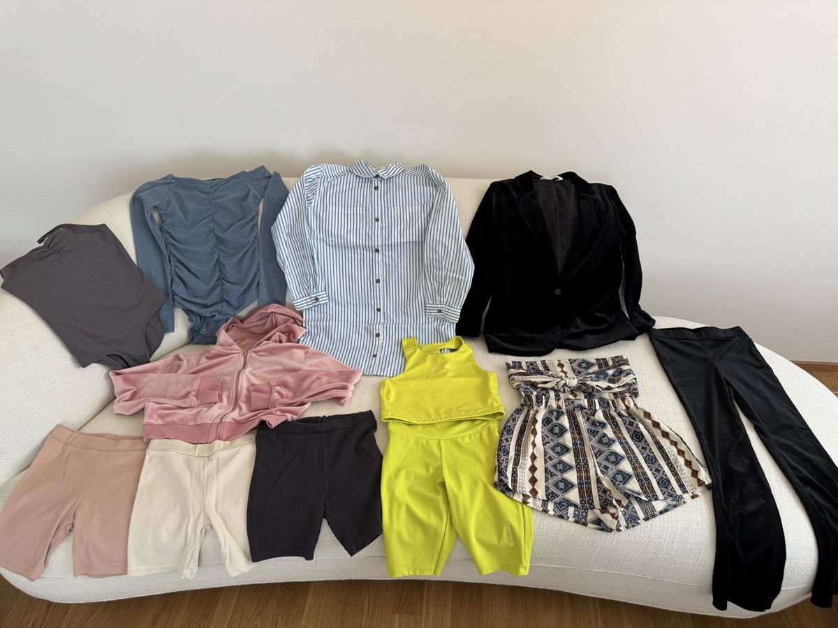 Lotti & Set di vestiti: Kinder Kleiderpaket Gr. 122/128 – Usato da Zürich venduto da joal2