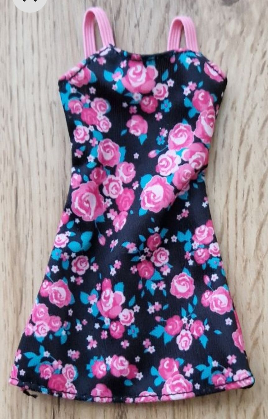 Bambole: Robe pour Barbie – Usato da Couvet venduto da Pioune