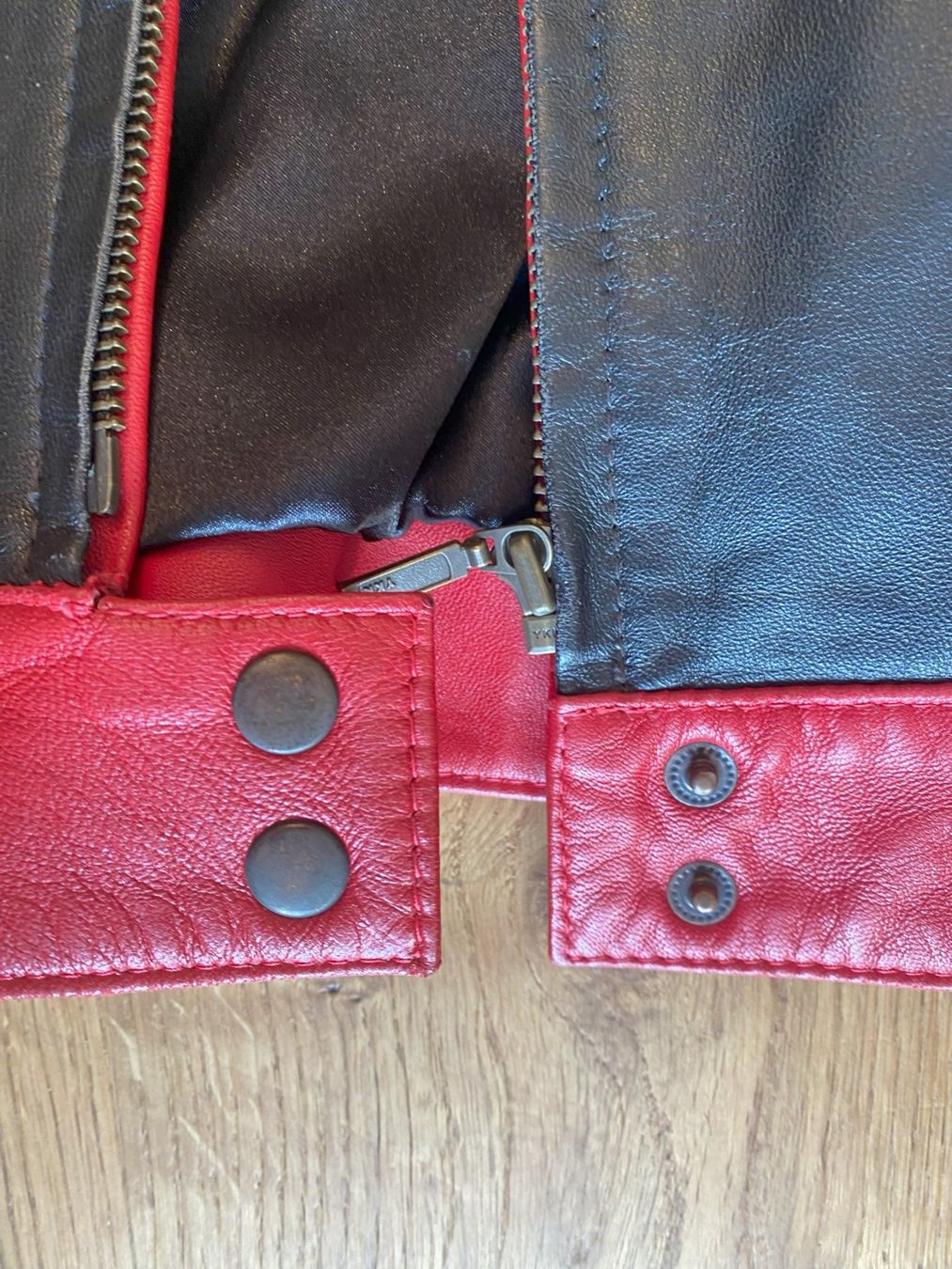 Giacche: Retro Schwarz Rote Lederjacke Grösse M – Usato da Adligenswil venduto da loritzel 3