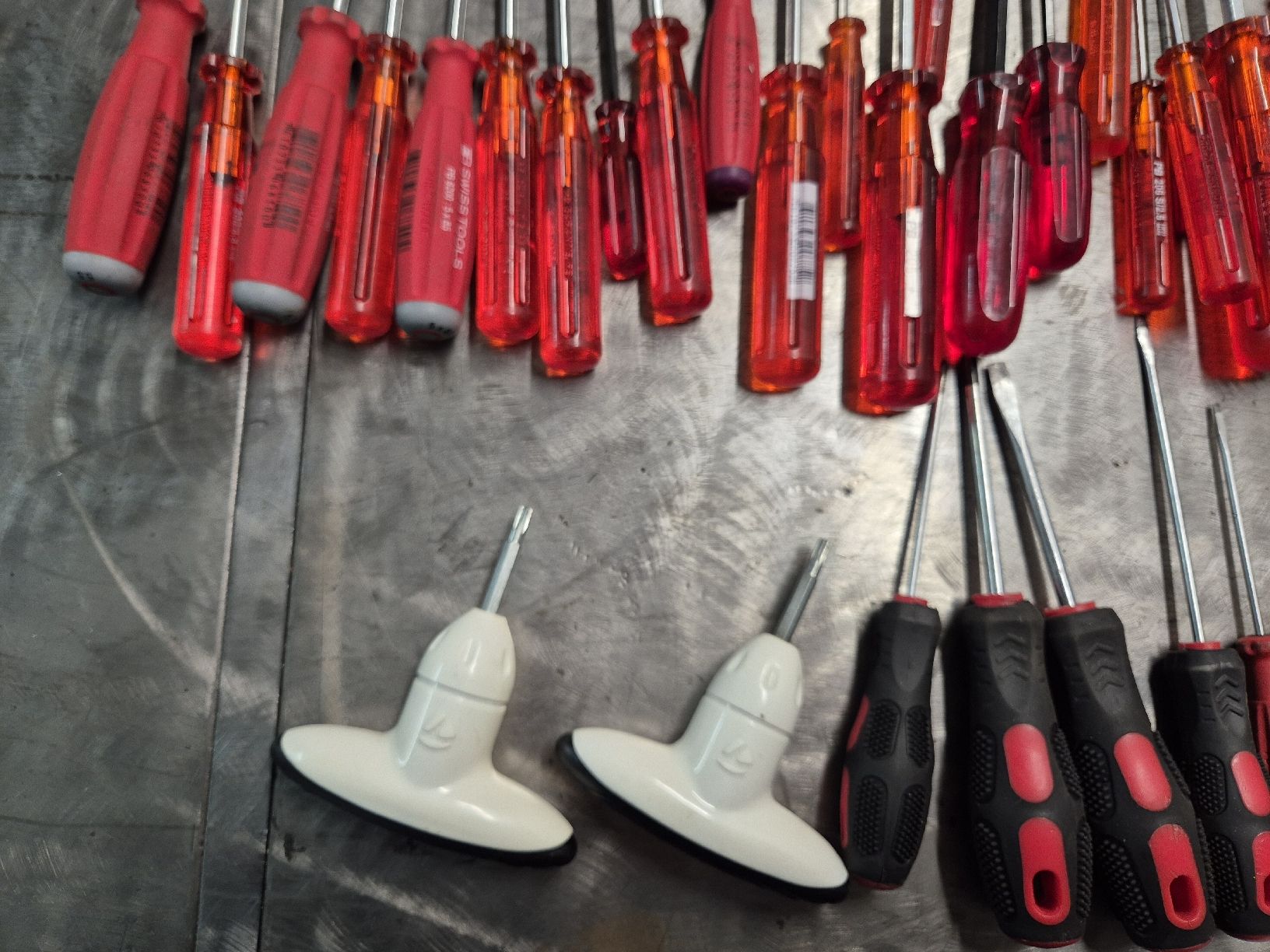 Tous les outils: Tournevis divers / 45 pièces  – D'occasion à Le Locle par CHEGUA 2