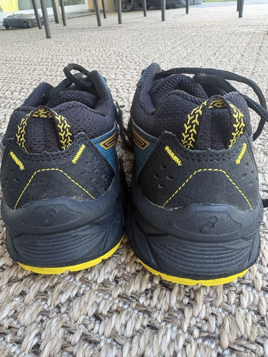 Asics Scarpe per ragazzi: Wanderschuhe /  Trekkingschuhe Gr. 36 – Usato da Rothrist venduto da Shaun8 1