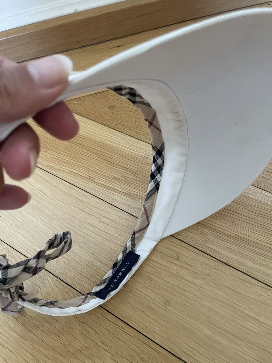 Burberry Autres vêtements femmes: Burberry Visor Hat, size Adjustable – D'occasion à Zürich par sar_c828 1