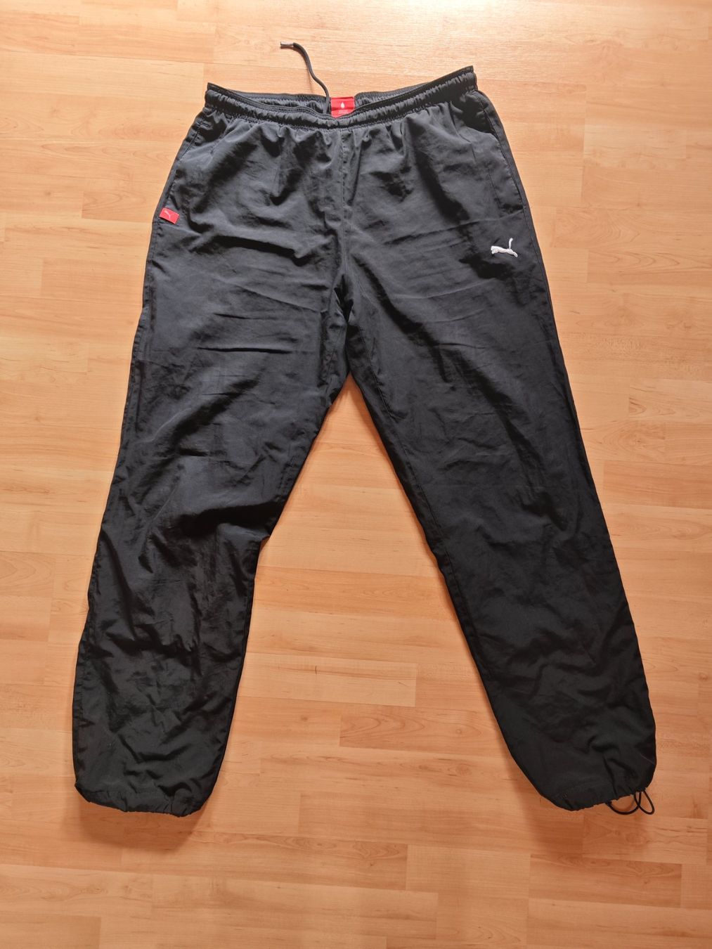 Puma Pantaloni: Vintage Puma Trainerhose Grösse L – Usato da Sörenberg venduto da bol_8lfr