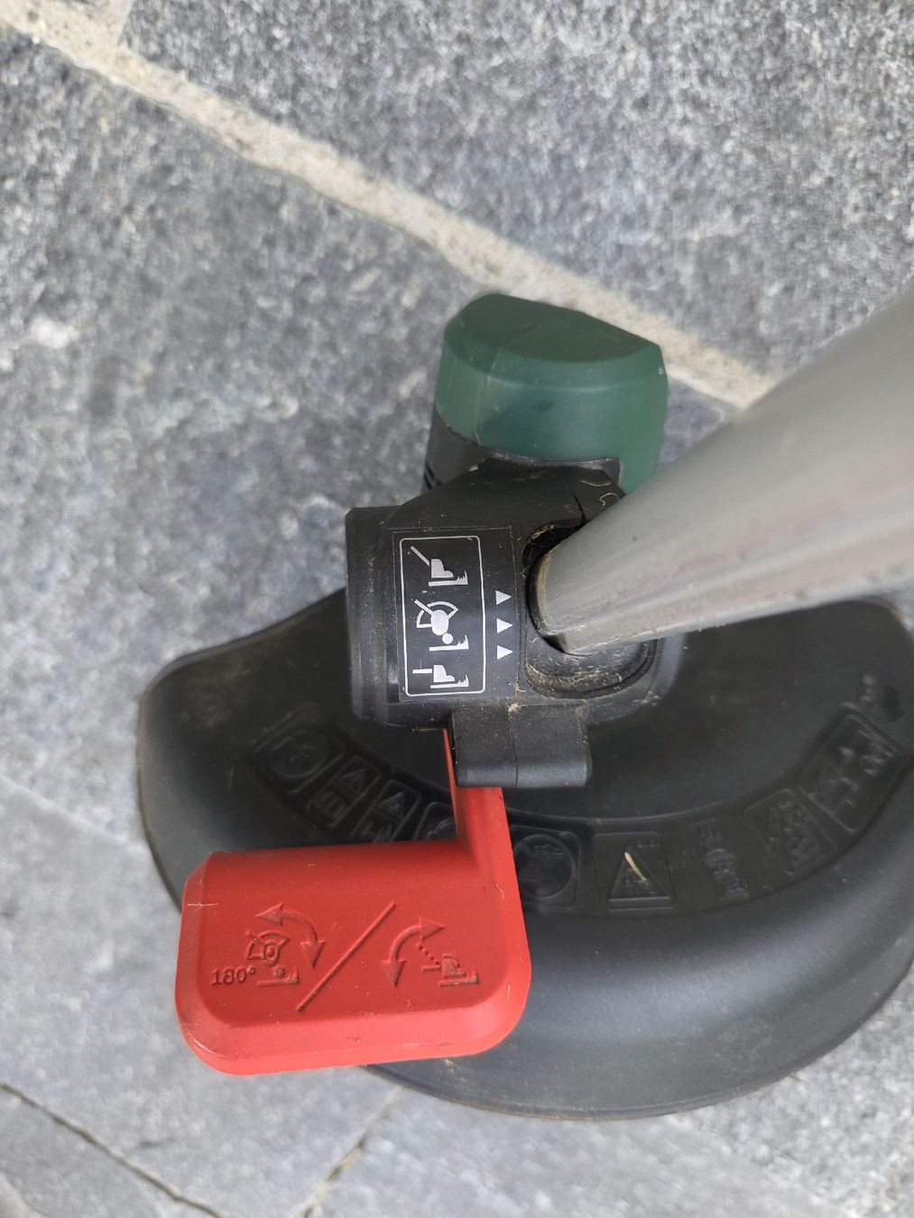 Bosch Alle Werkzeuge: Bosch Akku-Trimmer UniversalGrassCut 18V-26 – Gebraucht aus Horgen von Toba_rmf 7