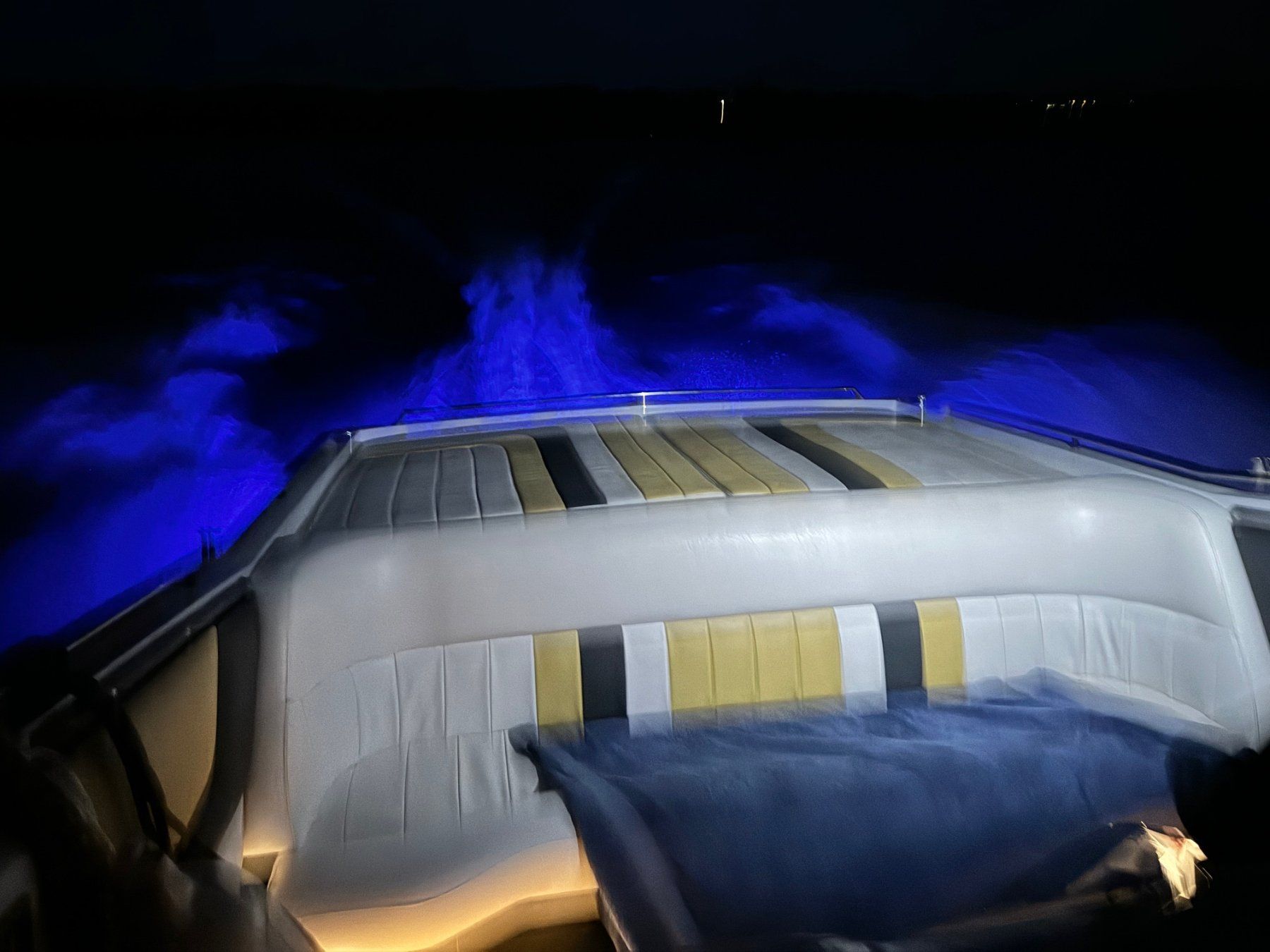 Scarab Bateaux: WELLCRAFT SCARAB 34 2X 500 PS – D'occasion à Avenches par BOOTTRANSPORTE 3